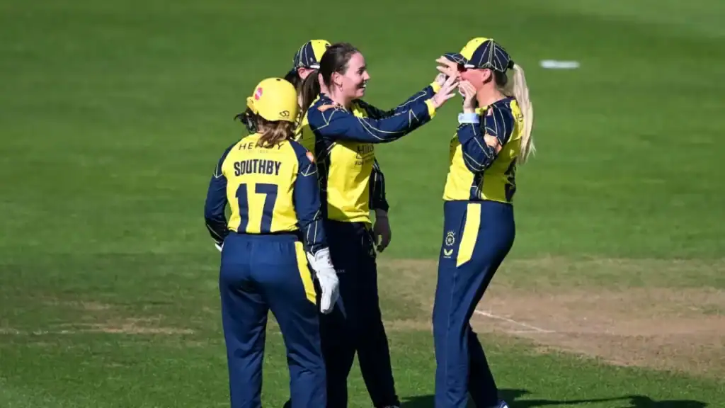 Hampshire Spinners Seal First Vitality Blast Win After Kate Coppack’s Four-Wicket Burst Hampshire Spinners Seal First Blast Win
