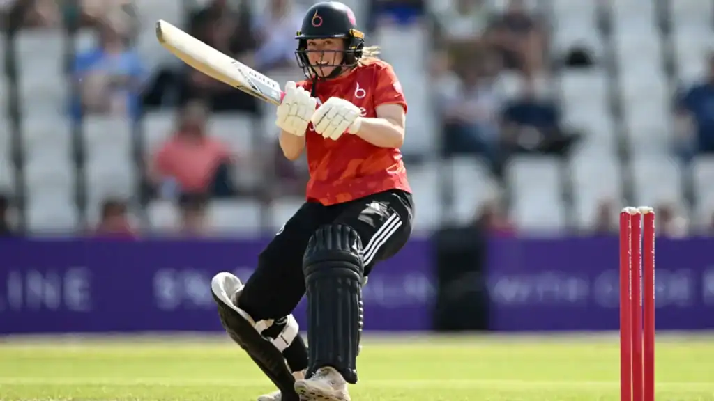 The Blaze Women Beat Warwickshire in Thrilling Chase