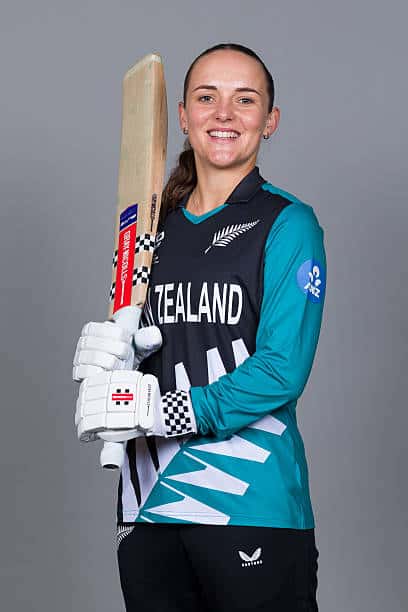 Amelia Kerr’s 61 Powers New Zealand Women to Thrilling Chase Against South Africa Amelia Kerr’s 61 Leads New Zealand to 5-Wicket Win Over South Africa